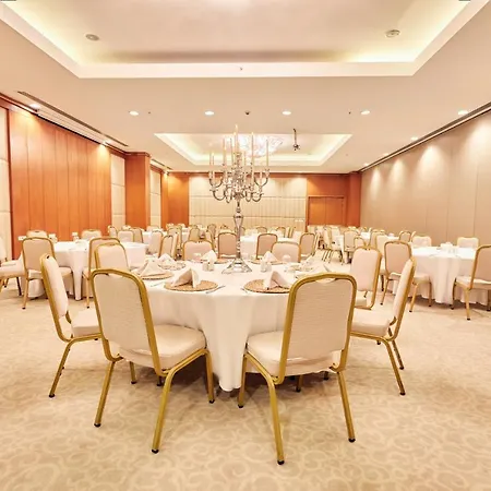 Park Dedeman מלון 4*